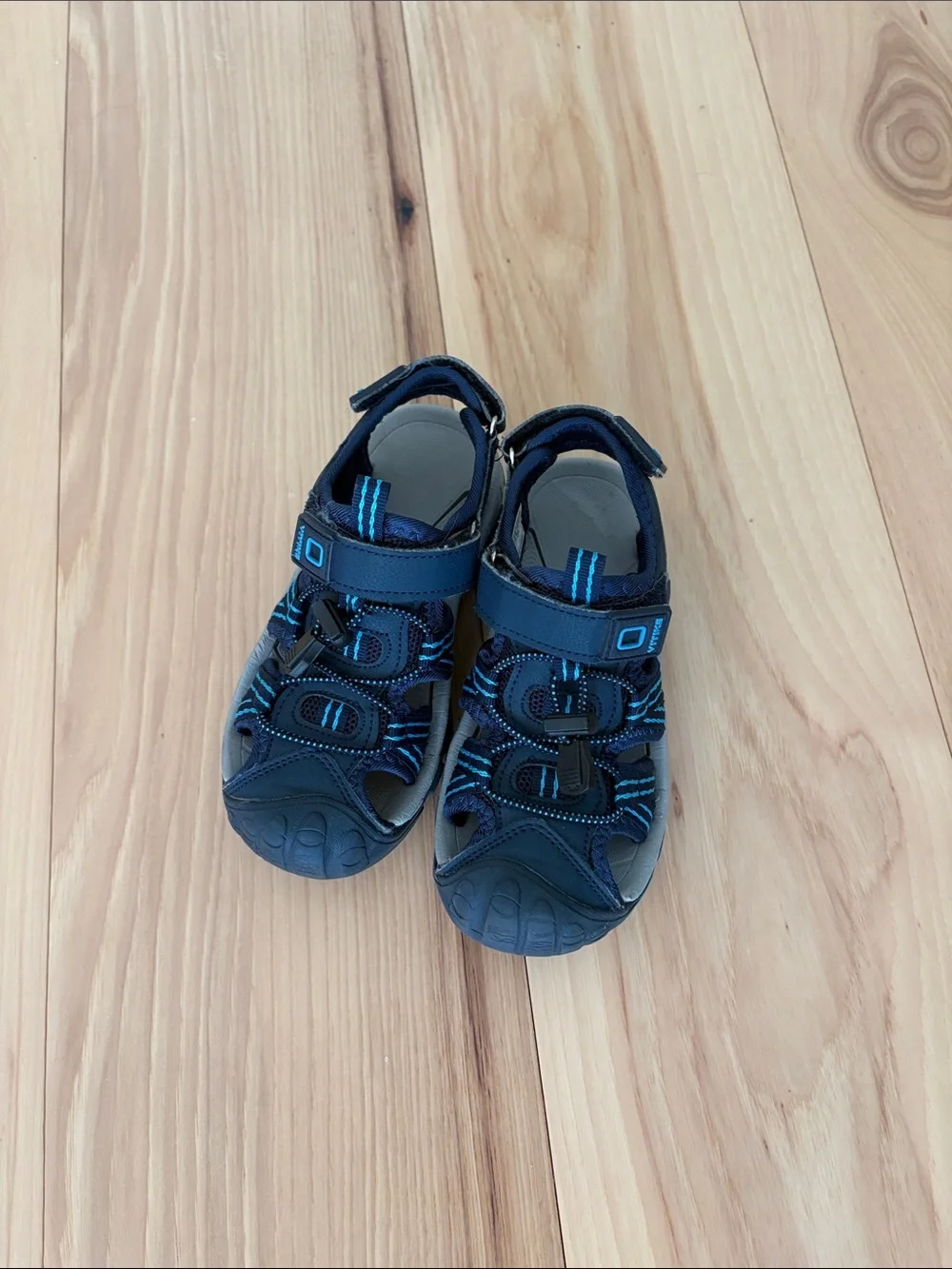 Like NEW Kids Navy Blue Closed-Toe Adventure Sandals - Size 31 / 13.5